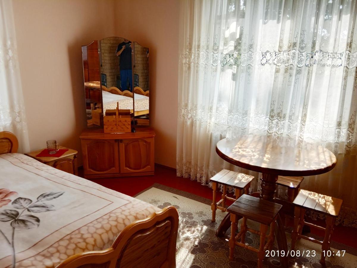 Bat'Kivska Hata Stari Kuty エクステリア 写真